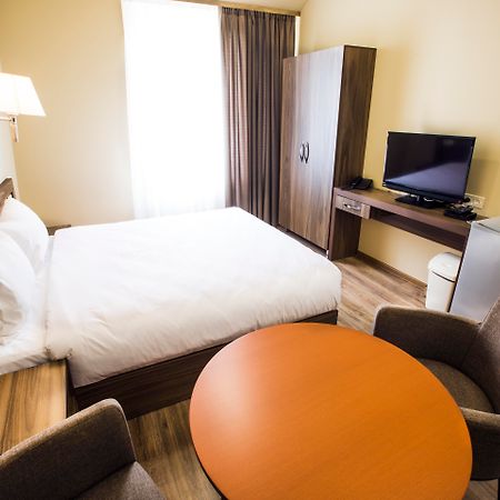 Yerevan Deluxe Hotel Exterior photo