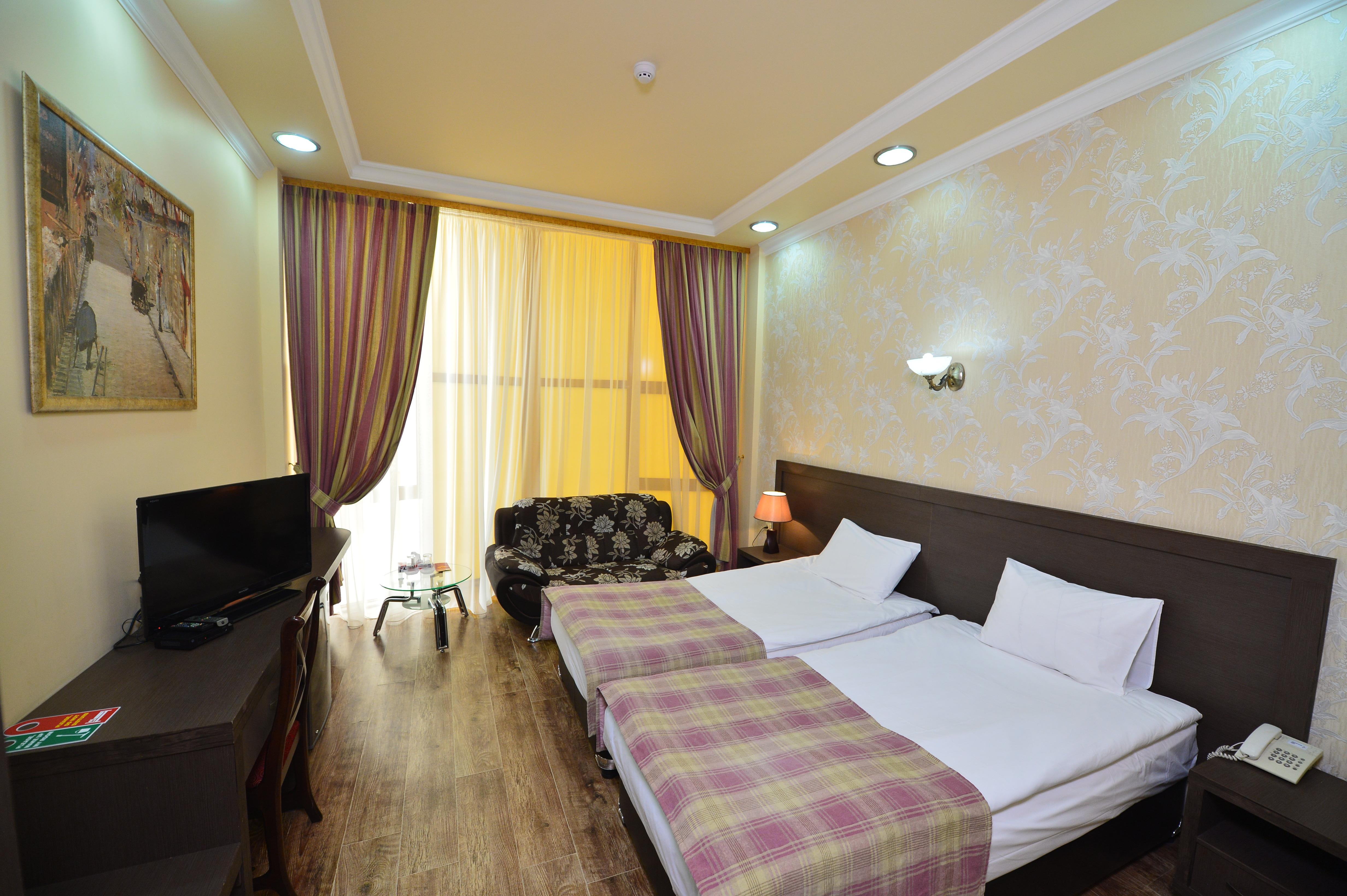 Yerevan Deluxe Hotel Exterior photo
