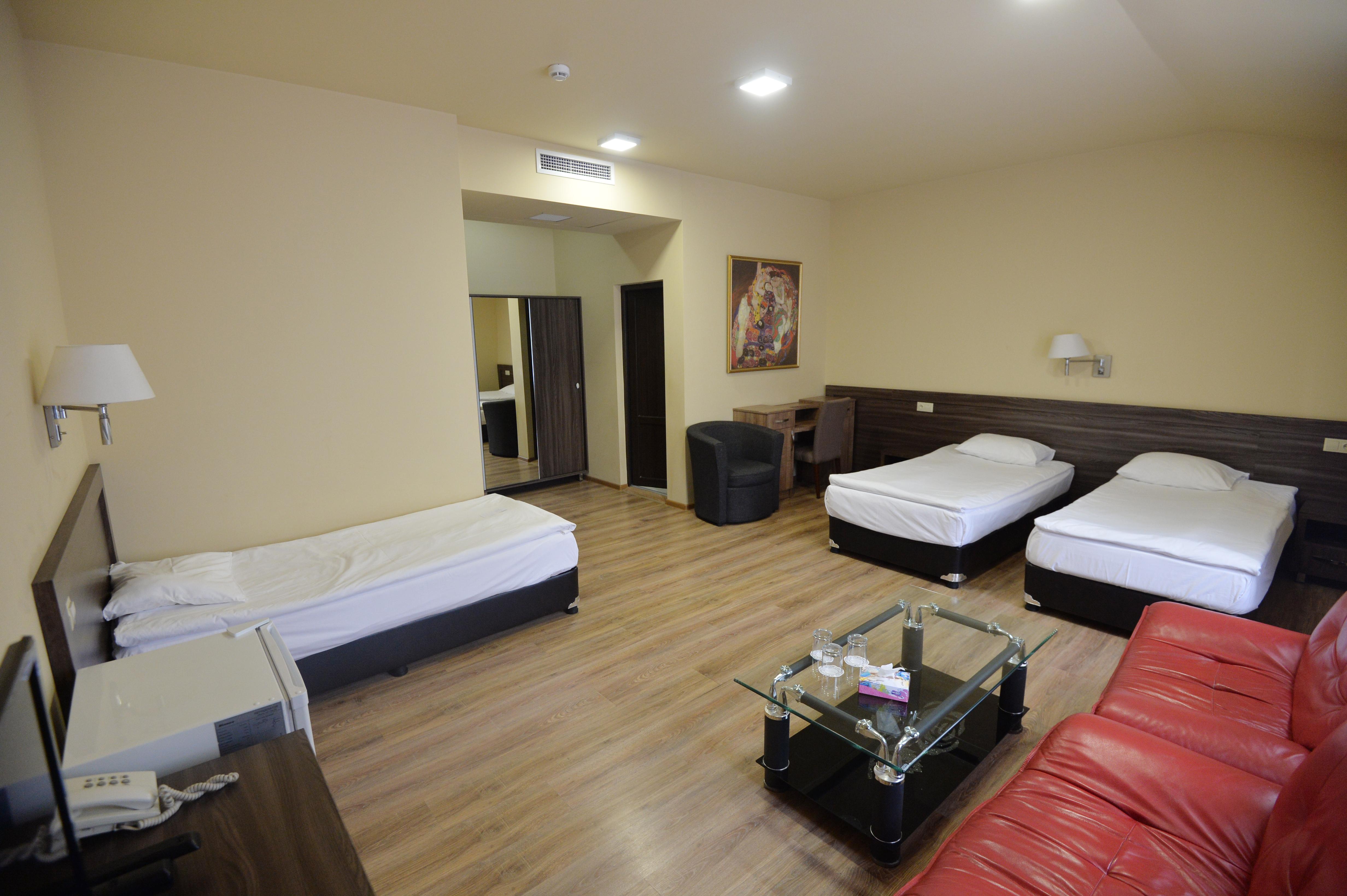 Yerevan Deluxe Hotel Exterior photo