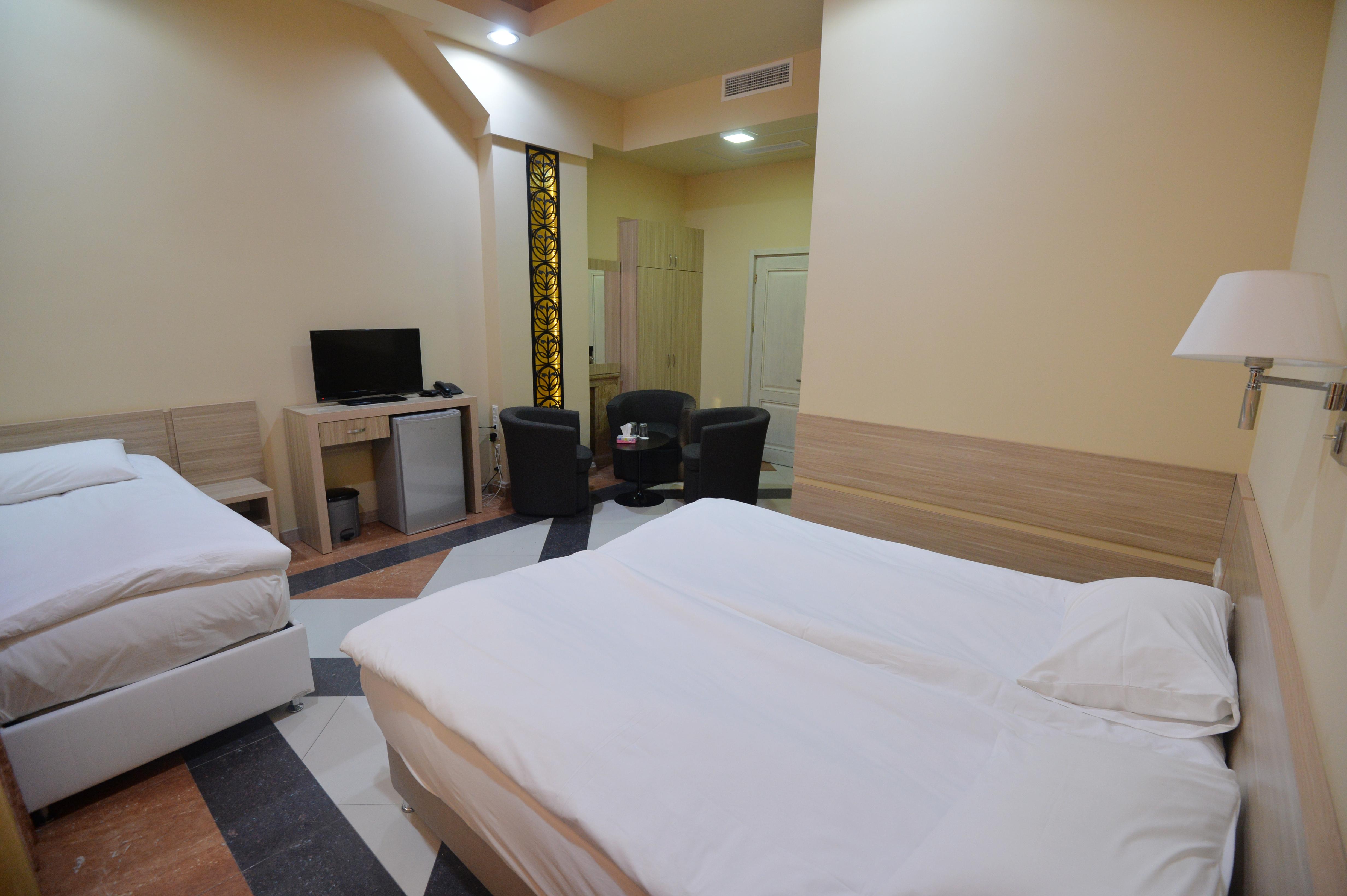 Yerevan Deluxe Hotel Exterior photo