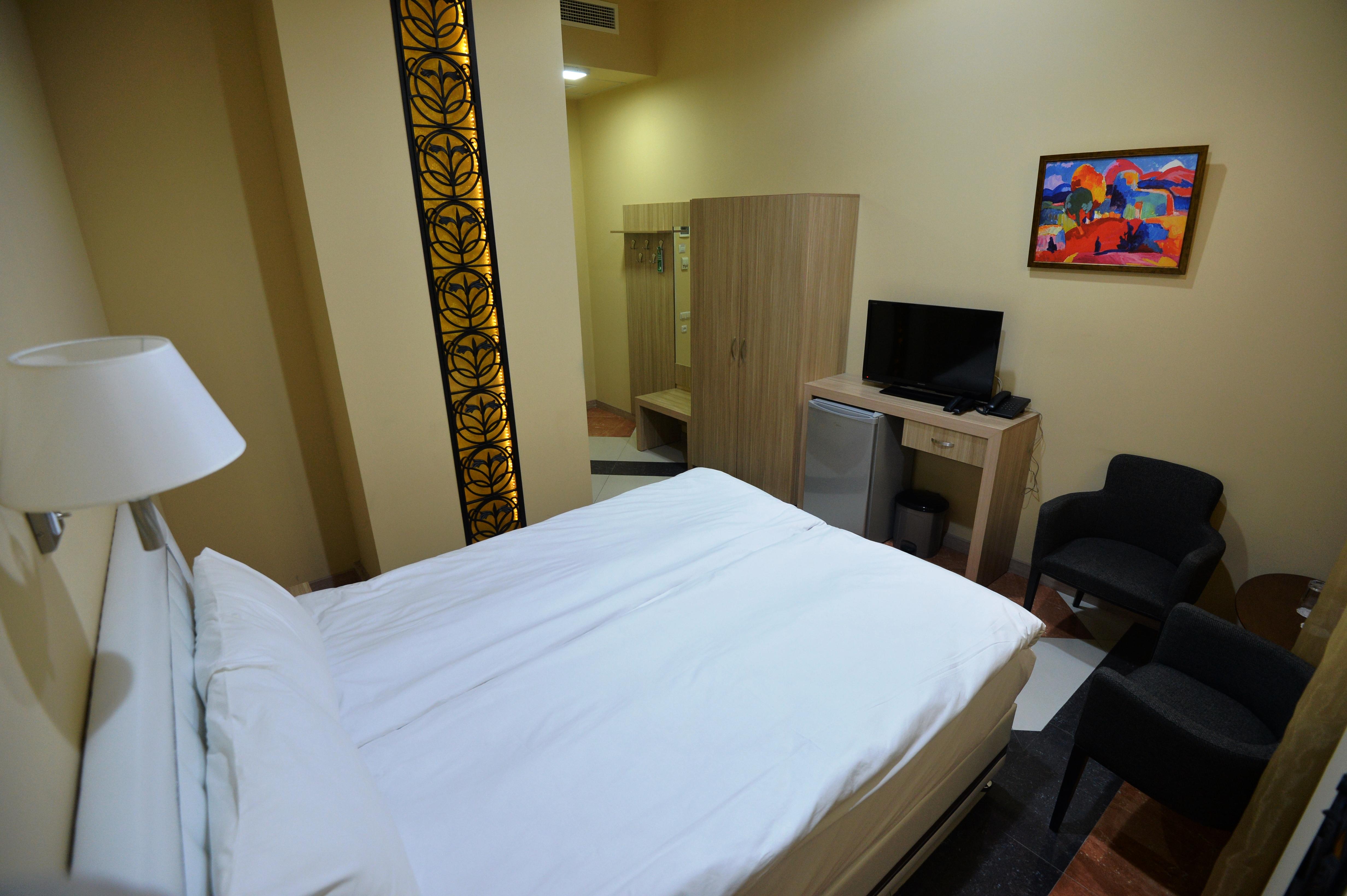 Yerevan Deluxe Hotel Exterior photo