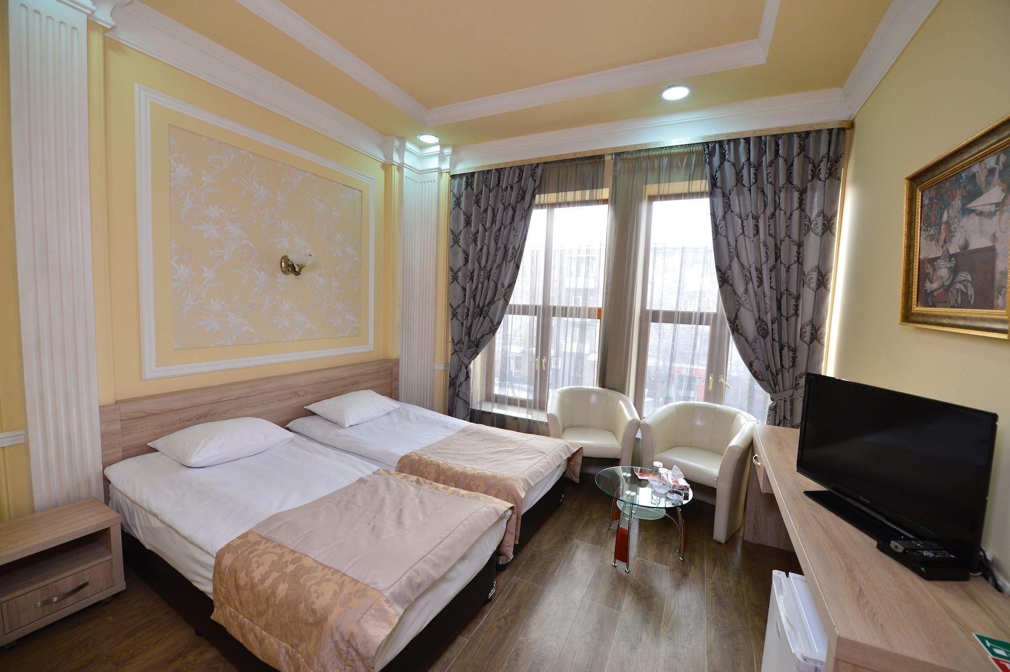 Yerevan Deluxe Hotel Exterior photo