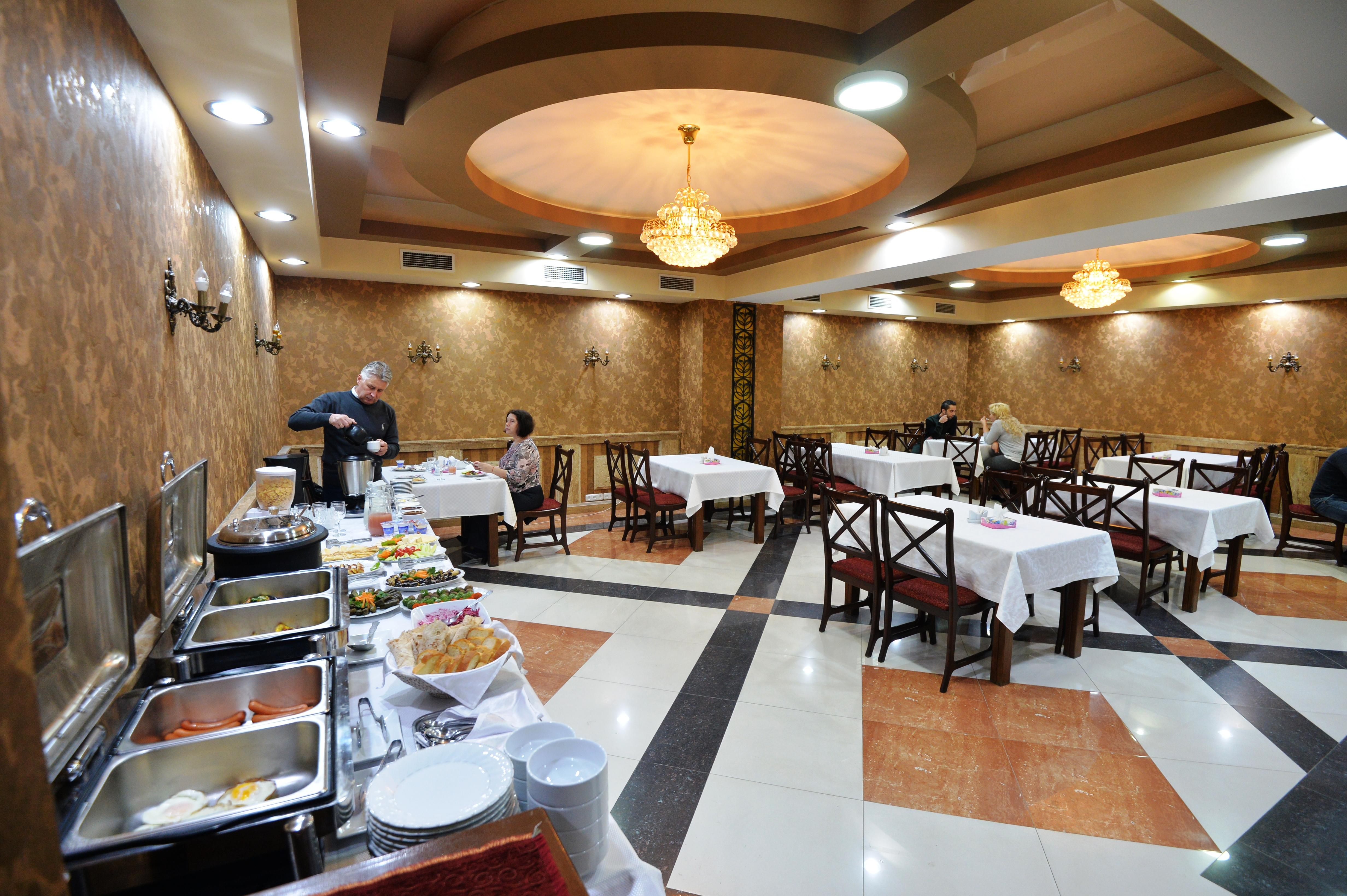 Yerevan Deluxe Hotel Exterior photo