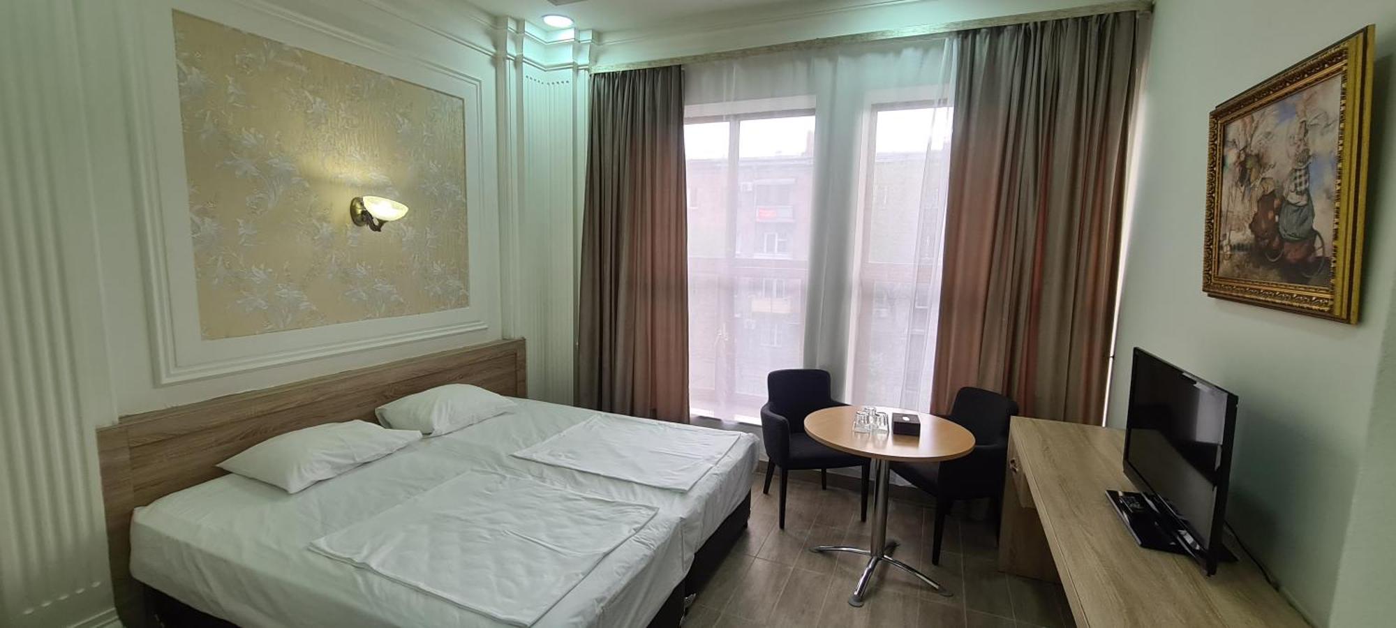 Yerevan Deluxe Hotel Exterior photo