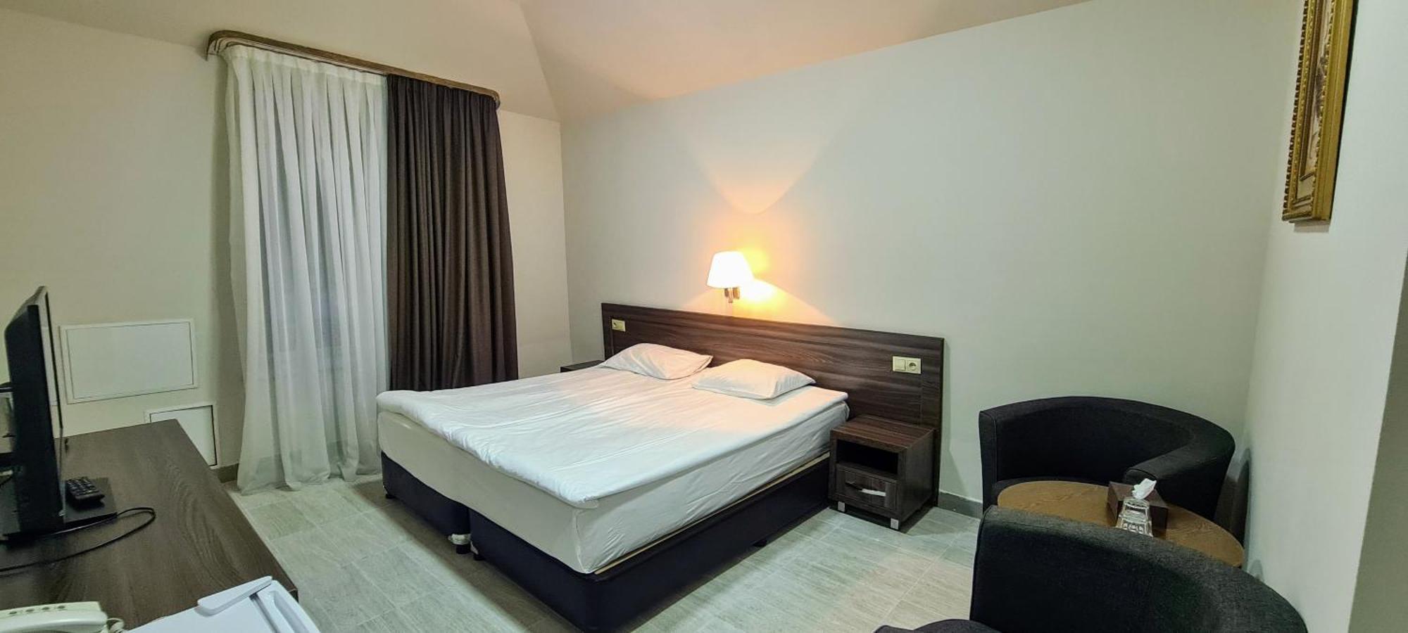 Yerevan Deluxe Hotel Exterior photo