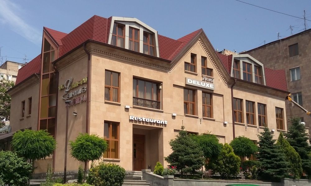 Yerevan Deluxe Hotel Exterior photo